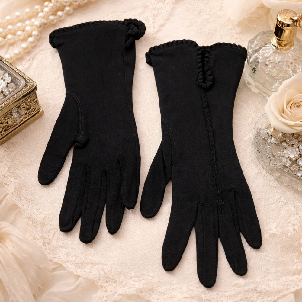 Tamora Black Women's Gloves Scalloped Edge 100% Nylon Gloves Sz 6.5 USA Vintage